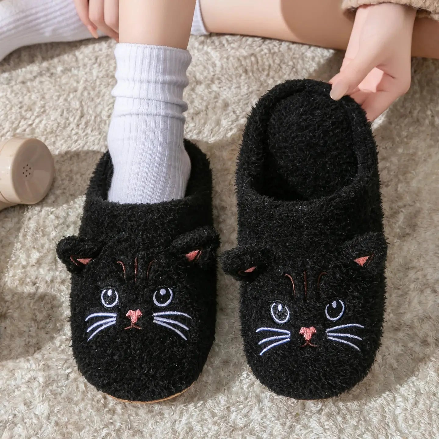 Pantofole unisex in peluche con design di gattino carino, per autunno e inverno, da usare in casa con suola antiscivolo morbida, comode e calde, unisex Il mio negozio