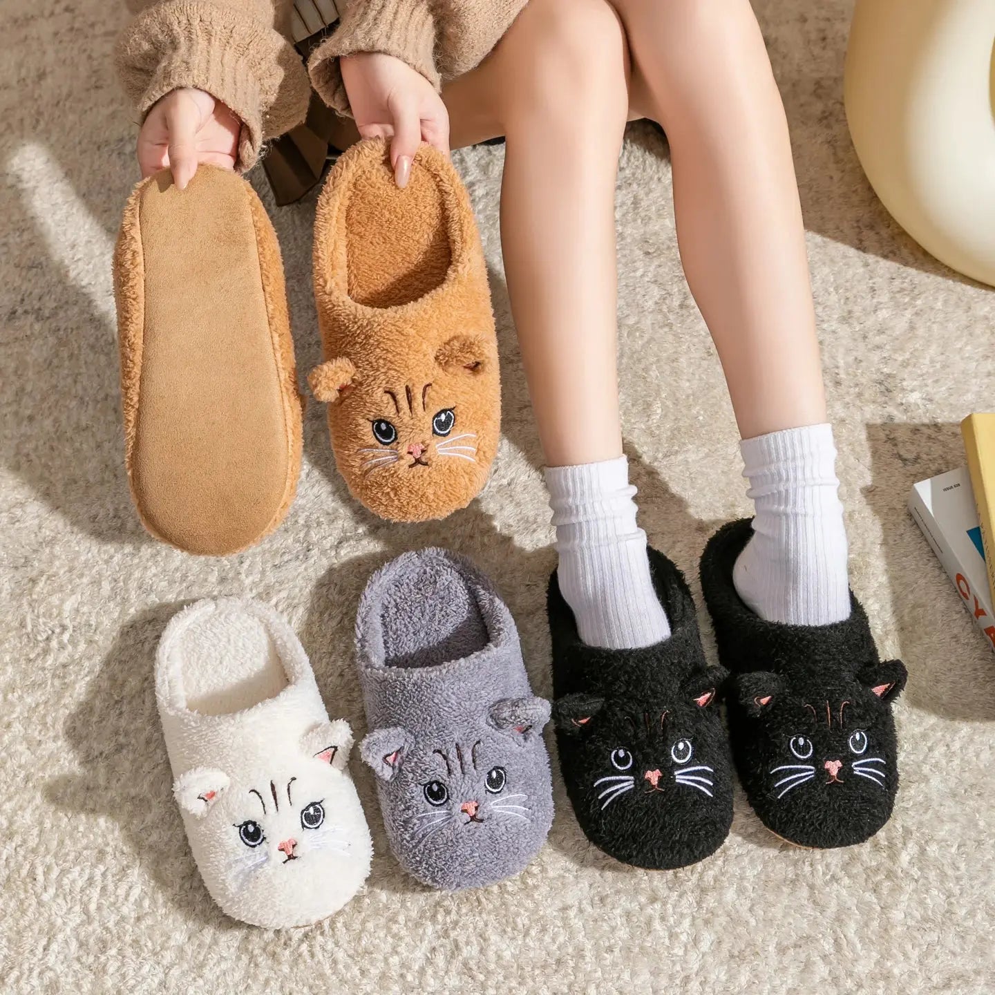 Pantofole unisex in peluche con design di gattino carino, per autunno e inverno, da usare in casa con suola antiscivolo morbida, comode e calde, unisex Il mio negozio