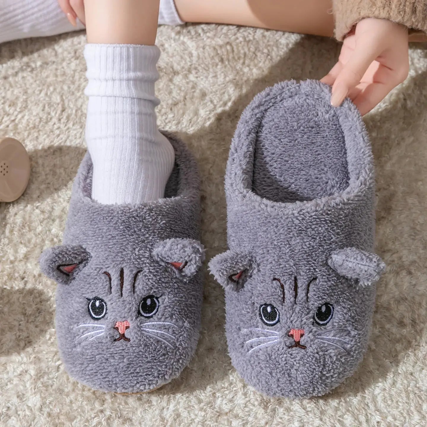 Pantofole unisex in peluche con design di gattino carino, per autunno e inverno, da usare in casa con suola antiscivolo morbida, comode e calde, unisex Il mio negozio
